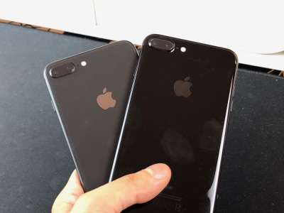 iPhone 8 gris sidéral noir de jais 1
