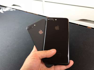 iPhone 8 grigio siderale nero intenso 2