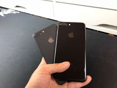 iPhone 8 space grey jet black 2