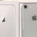 iPhone 8 rozpakowuje iPhone'a 8 Plus