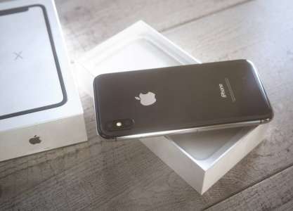 iPhone X unboxing 3D 5