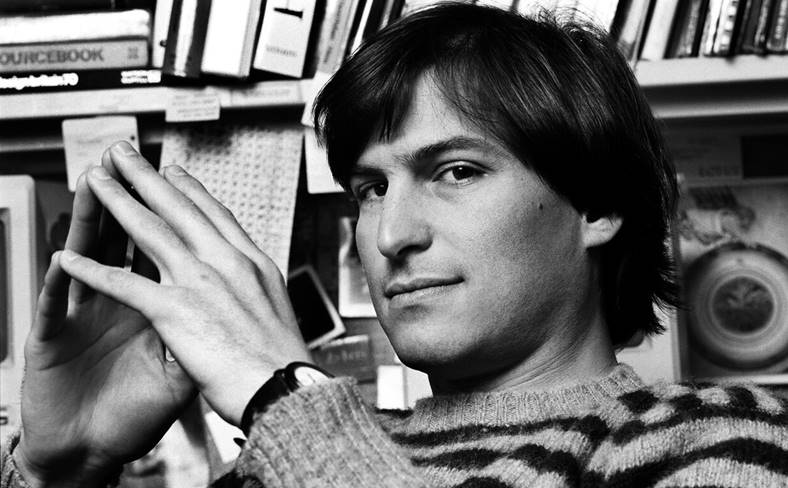 Tim Cook Pays Tribute to Steve Jobs 6 Years Death