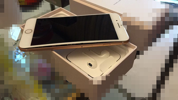 iPhone 8 Plus Baterie Umflata 1