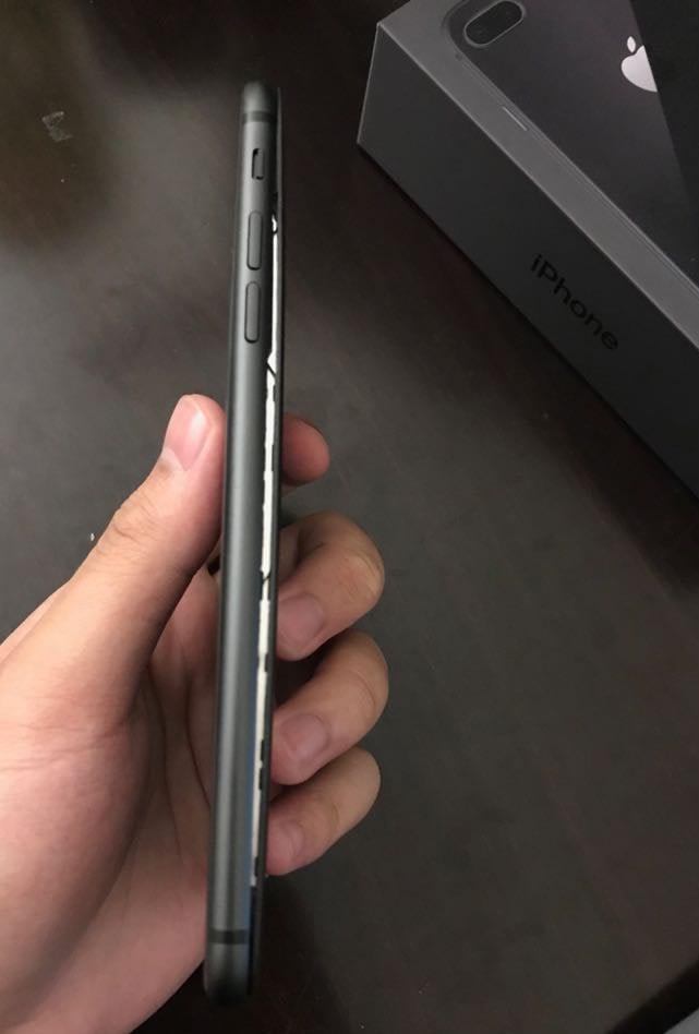 iPhone 8 Plus Swollen Battery Problem 1