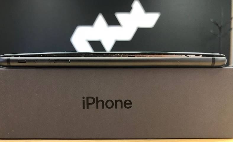 iPhone 8 Plus:n turvonnut akkuongelma