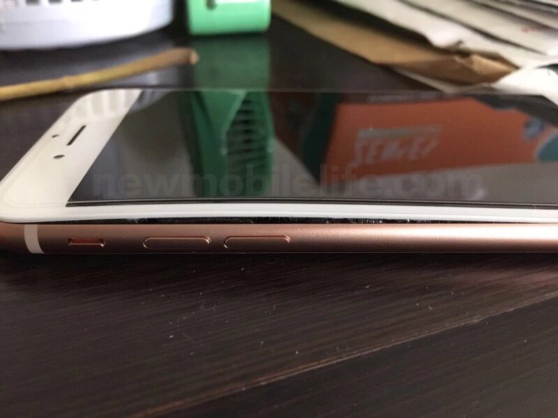 iPhone 8:n kolmas paisunut akku 1