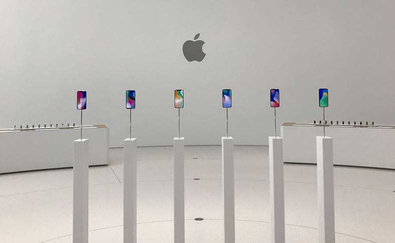 iPhone X -kuvat Steve Jobsista