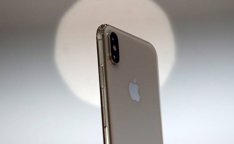 iPhone X przetestował ludzkie oczy na iPhonie 2g