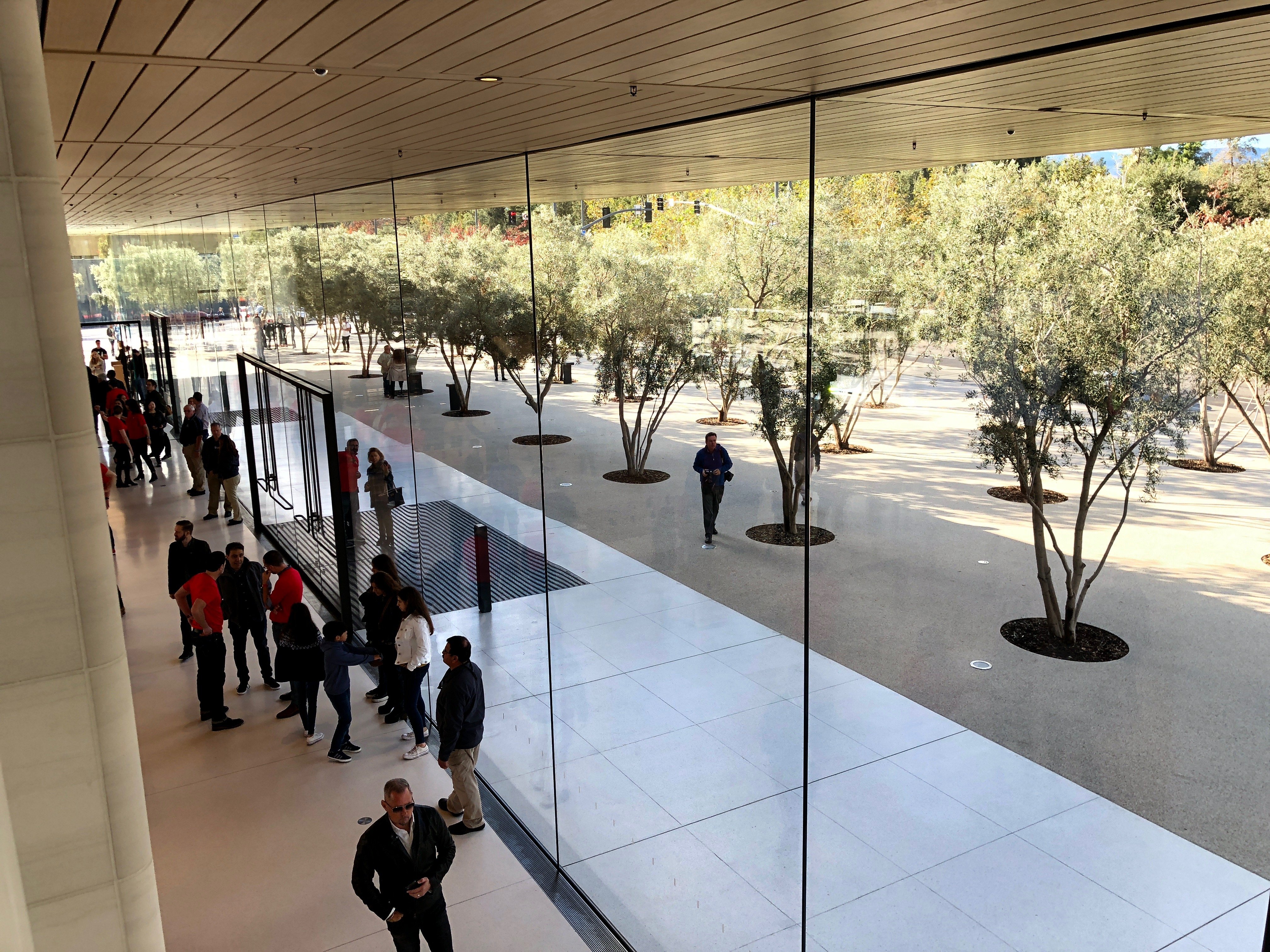 Offizielle Eröffnung des Apple Park 2