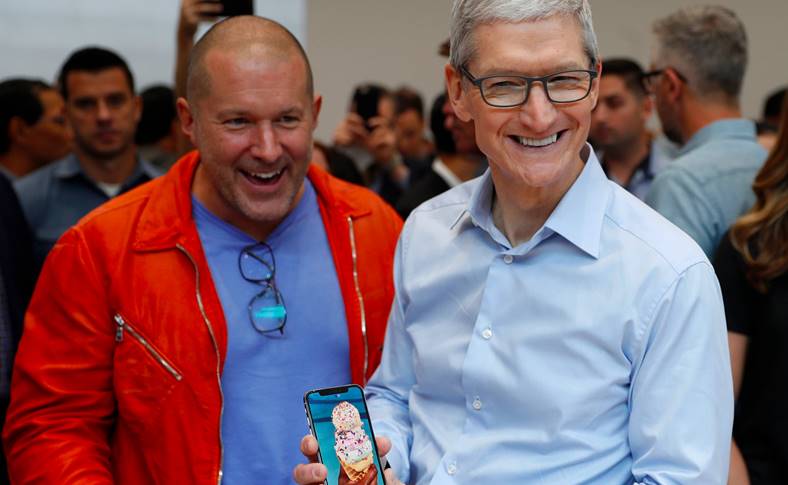 Tim Cook sosiaaliset verkostot