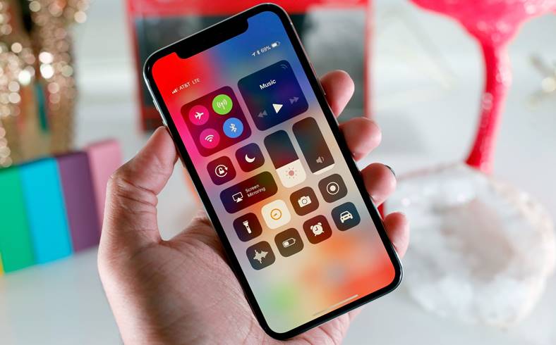 Acciones de eMAG iPhone X