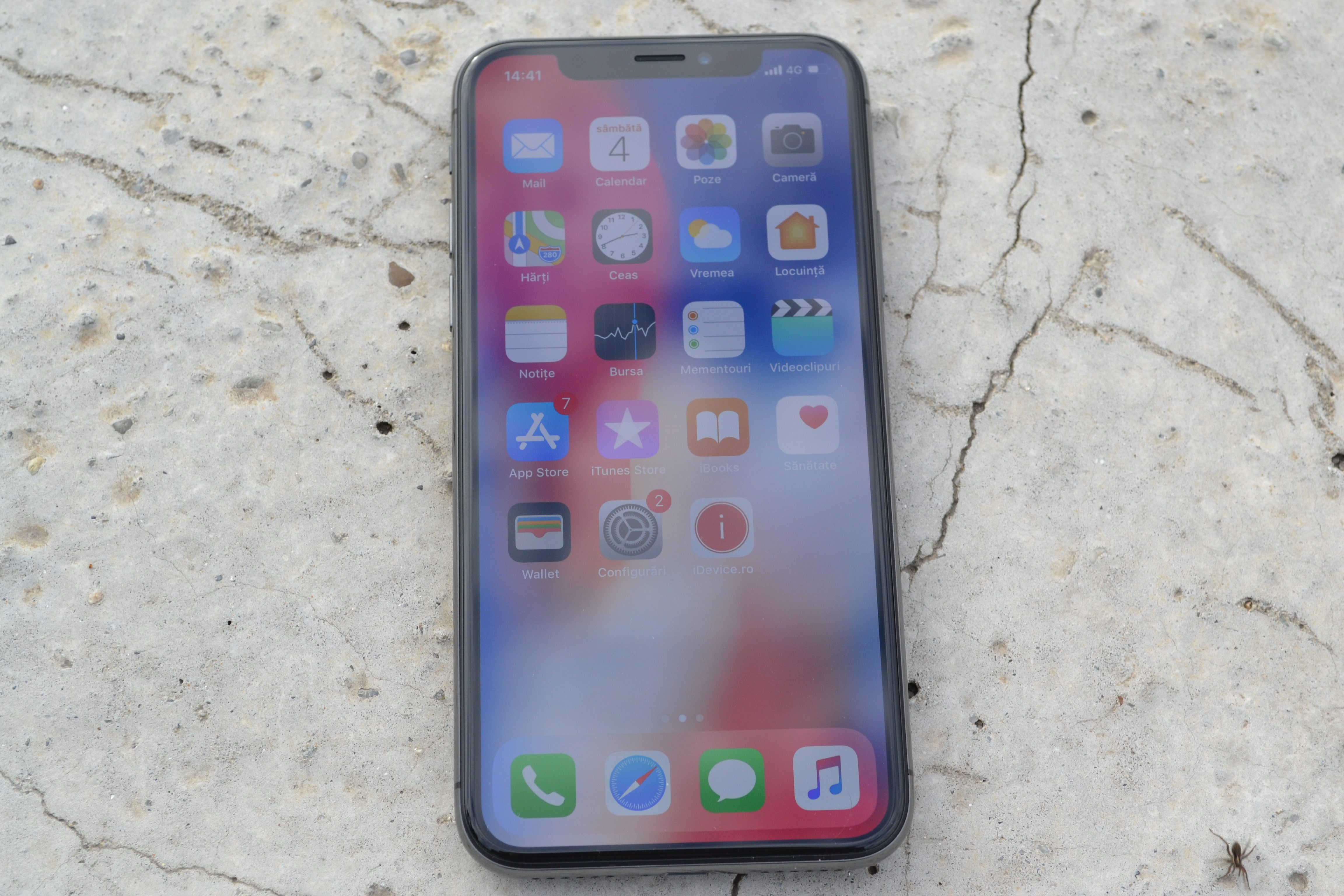 iPhone X review design