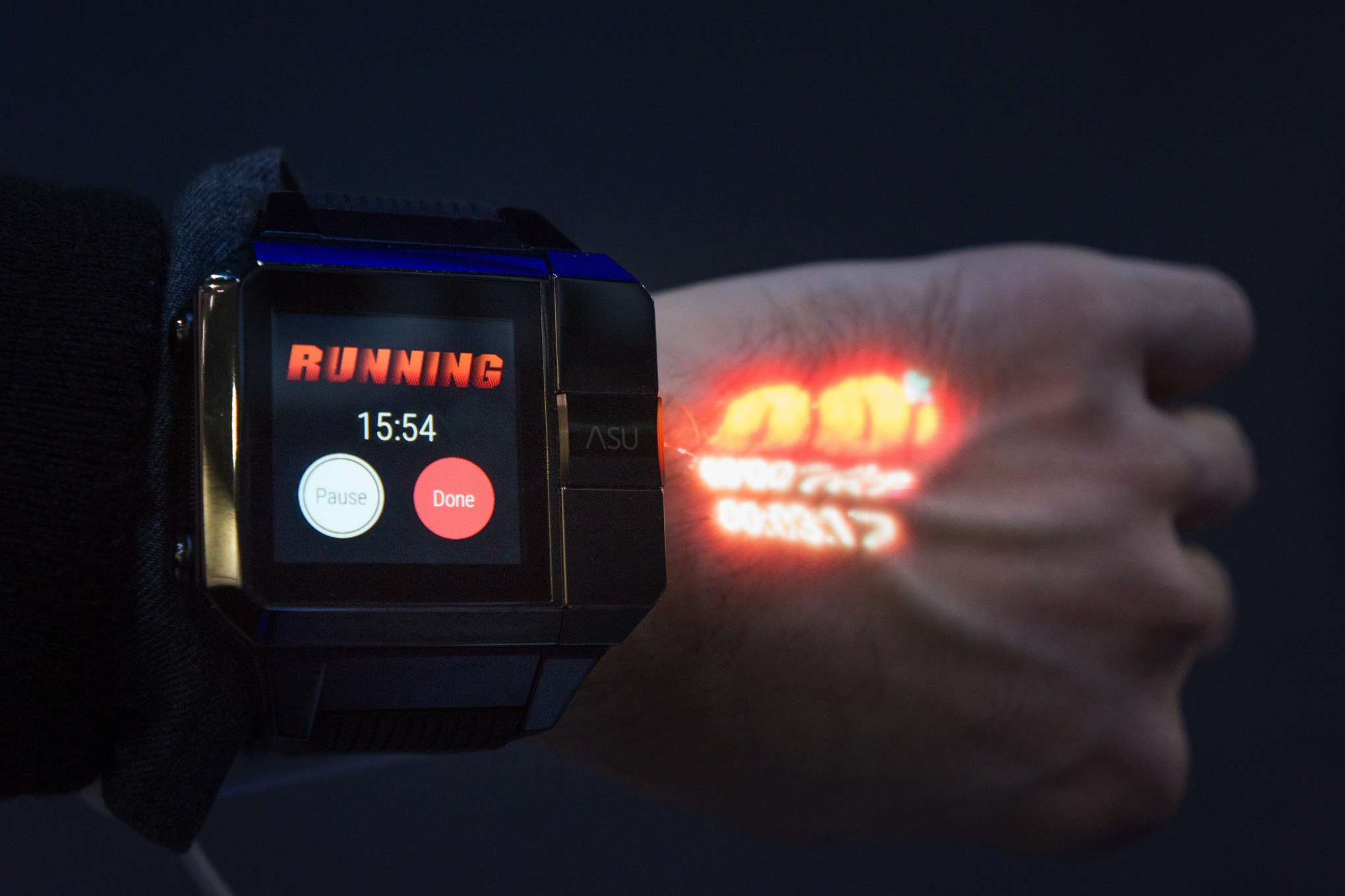 Projektor inteligentnego zegarka Haier 1