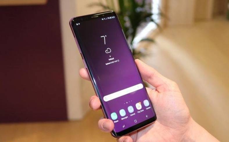 Samsung Galaxy S9 turned on features