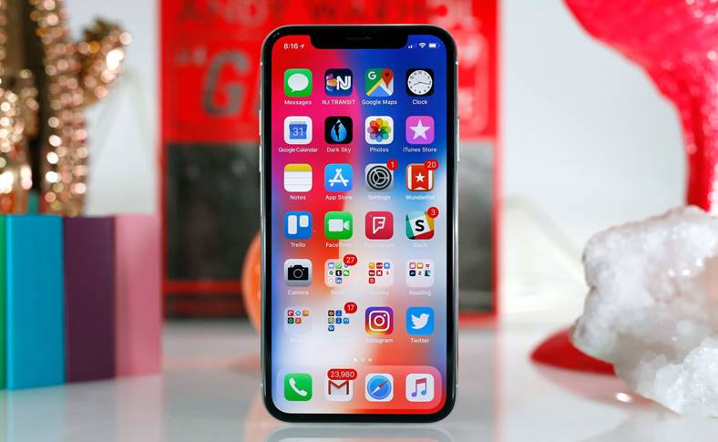 iPhone X Productia Samsung