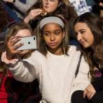 Les adolescents achètent des iPhones