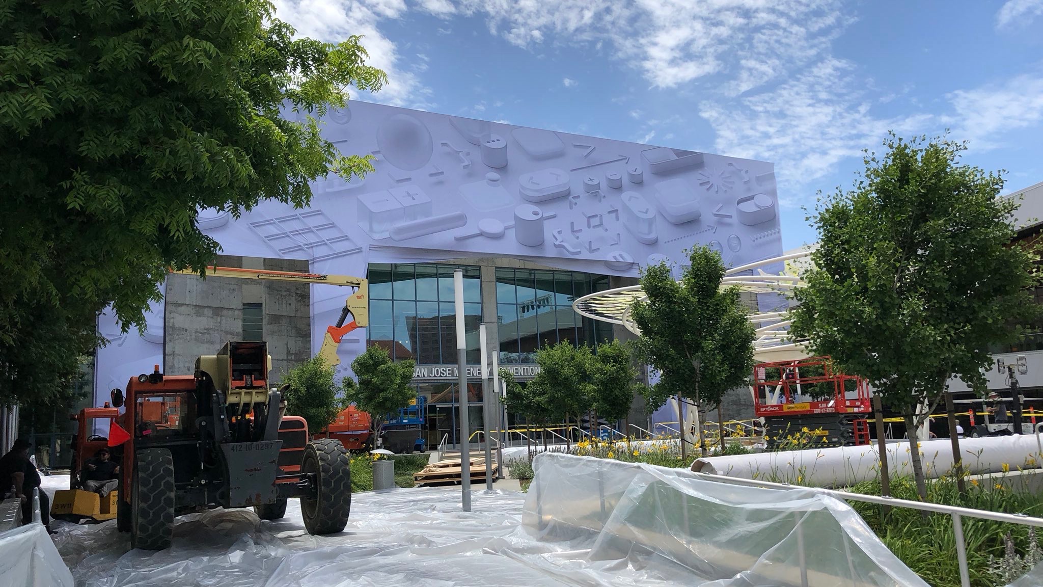 WWDC 2018 BEGINNING Preparations PRESENTATION OF iOS 12 1