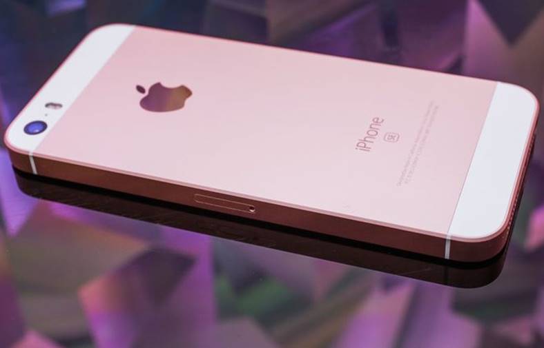 eMAG iPhone SE avec de BONNES promotions de 1100 LEI