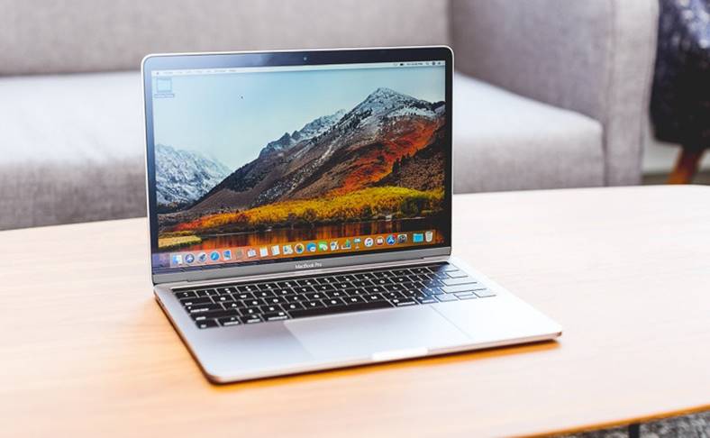 Aktualizacja wydajności MacBooka Pro 2018 Apple