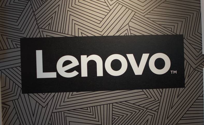 Teléfono inteligente de estreno de Lenovo