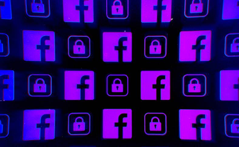 Facebook blokuje wiadomości hack