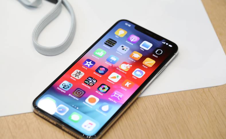 iPhone XS EKSKLUZYWNA produkcja Samsunga