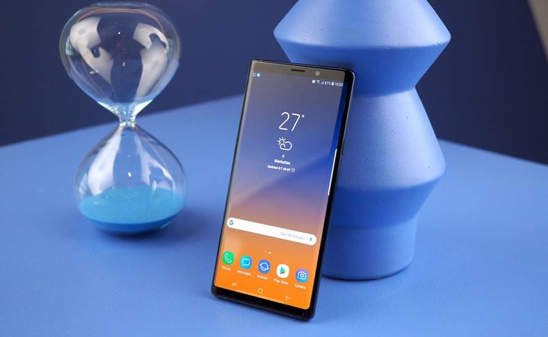 Samsung GALAXY Note 9 NÄYTTÄÄ Android 9:n