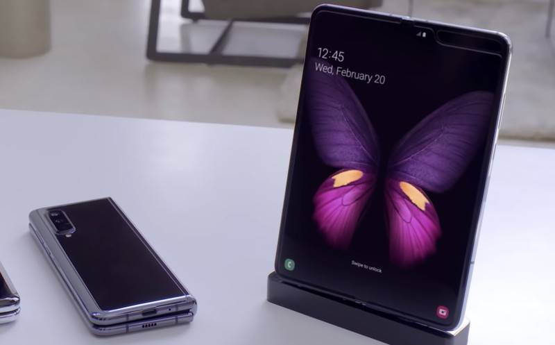 Samsung GALAXY FOLD ma ten sam problem co Huawei MATE X