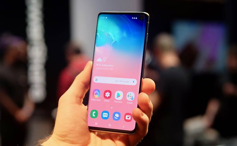 Samsung GALAXY S10 iPhone XS