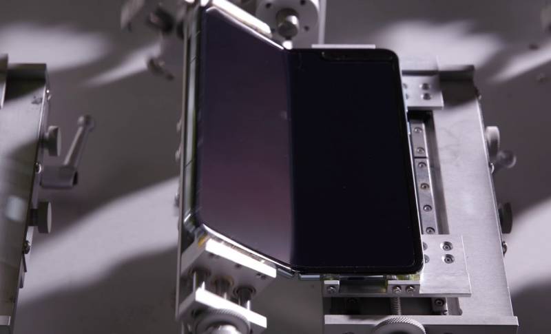 Samsung GALAXY FOLD rezistent