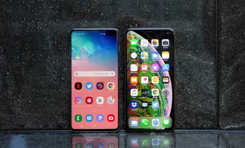 Samsung GALAXY S10 iPhone XS Max