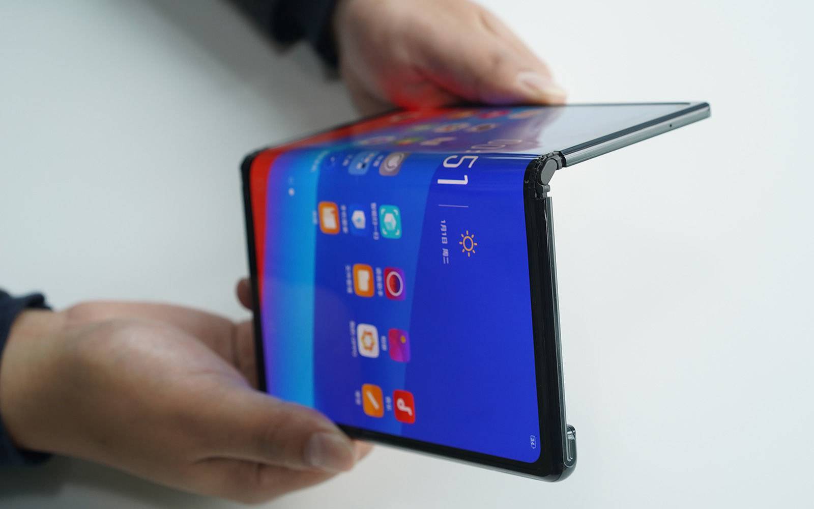 Huawei MATE X uppskjutning