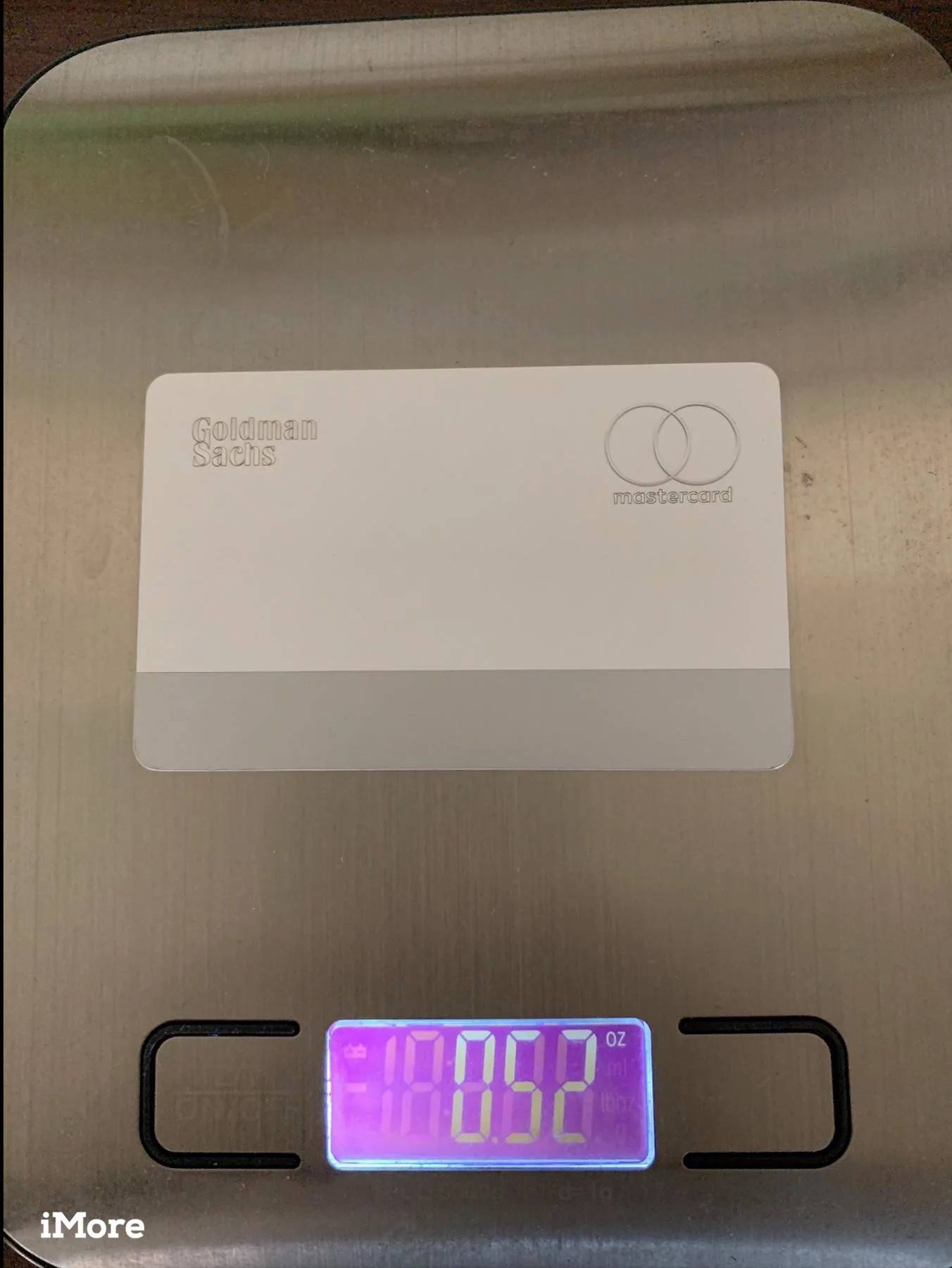 Apple Card imagini greutate