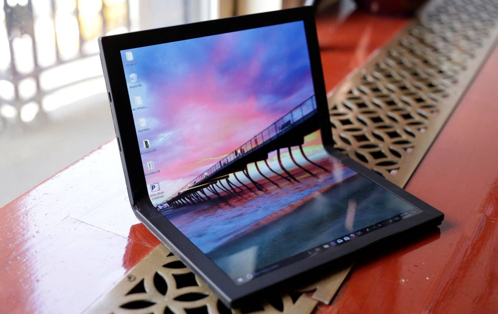 laptop pliabil tableta