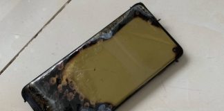 Samsung GALAXY S10 explodat