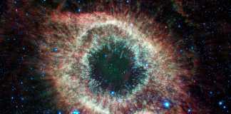 GUDMOR. FANTASTISK FOTO Firar 16 år av Spitzer-teleskopet