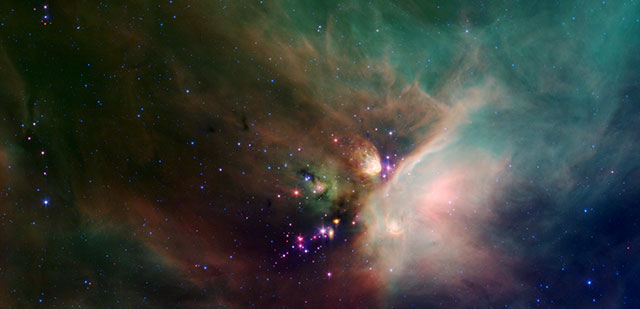 GUDMOR. FANTASTISK FOTO Firar 16 år av Spitzer Telescope babystjärnor