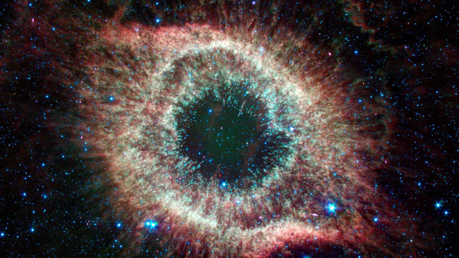 NASA. FOTO ULUITOARE Aniverseaza 16 Ani de Telescop Spitzer