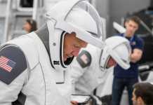 NASA. Primele Poze UIMITOARE cu Noile Costume pentru ASTRONAUTI teste
