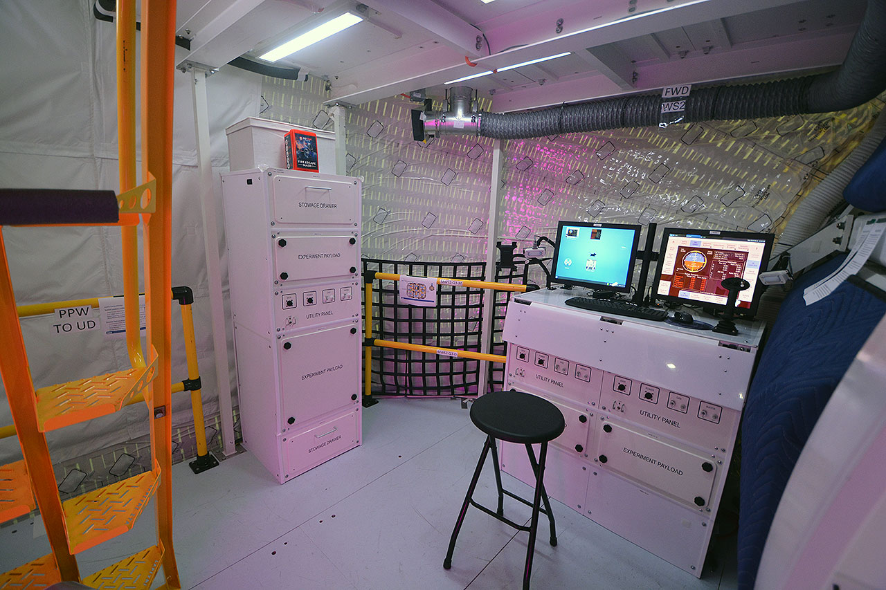 MARRAINE. VIDÉO INCROYABLE avec le nouvel habitat pour astronautes à l'intérieur