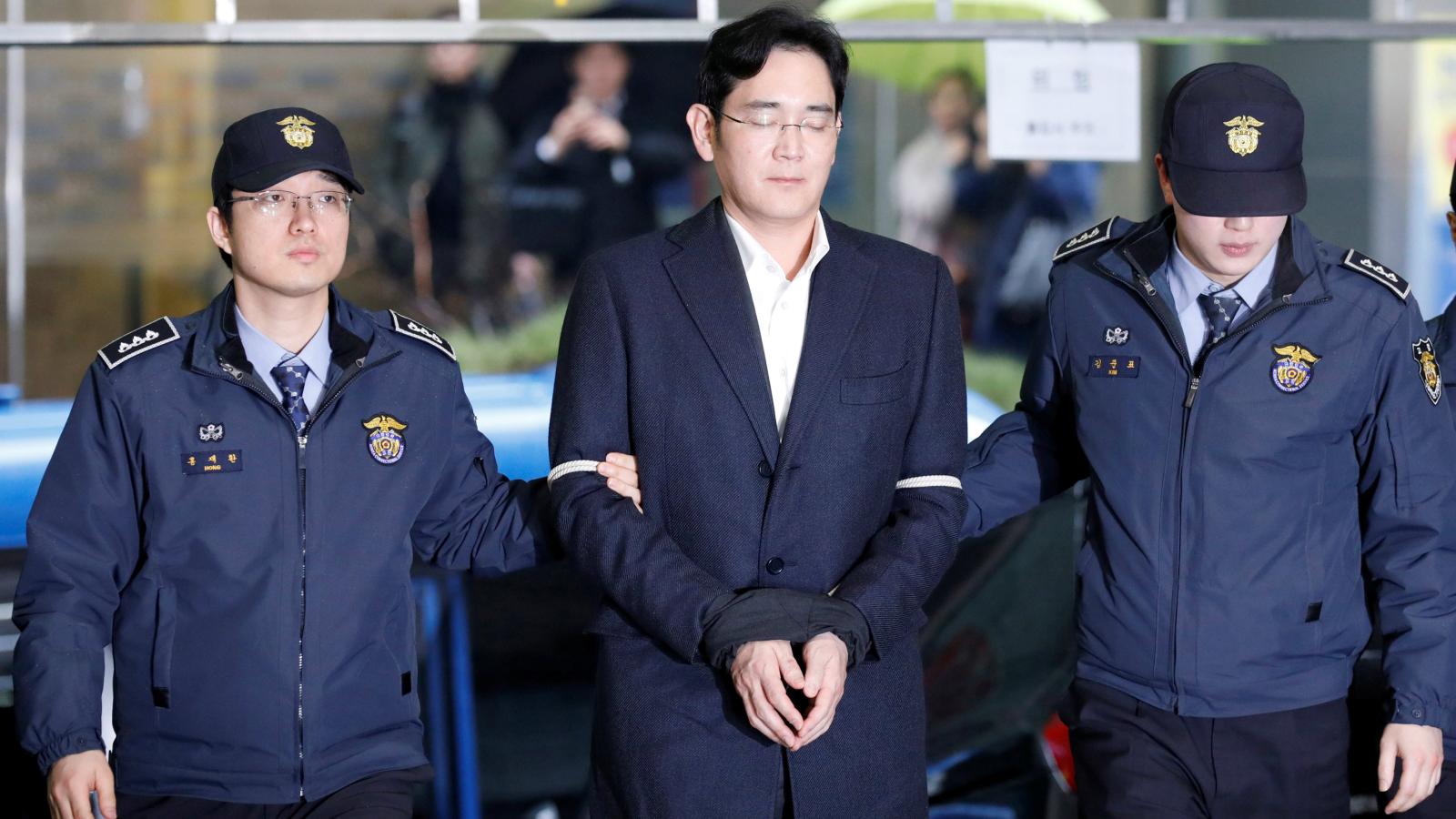 SEFUL Samsung JUDECAT iar pentru Acuzatia de DARE de MITA