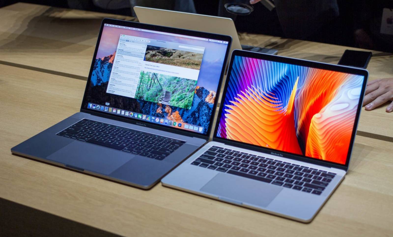 Sommige MacBook Pro's zijn VERBODEN in vliegtuigen in Europa en de VS