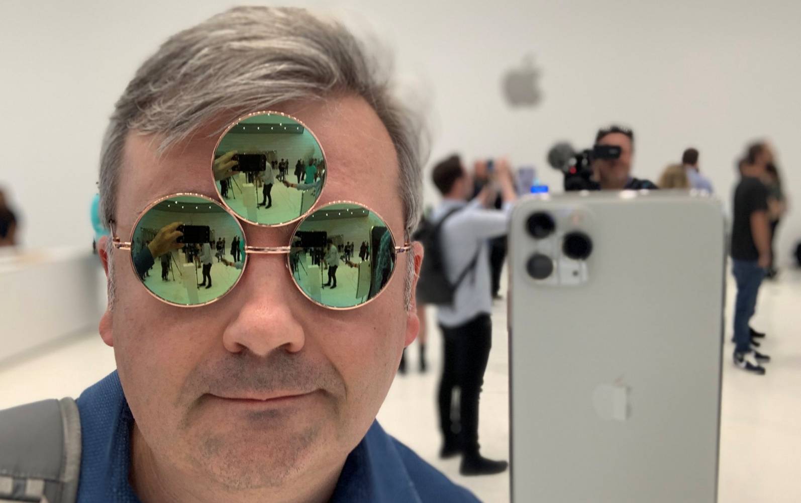 SO LACHT DAS GANZE INTERNET über das iPhone 11 Pro und die Triple Camera