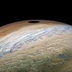 Planeetta Jupiter. HÄMMINTÄVÄN harvinainen kuva, joka SOKITSI jopa NASAn auringonpimennyksen