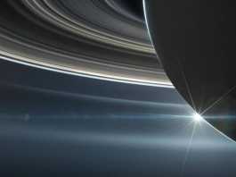 Planeta Saturn. UIMITOARE Imagine care a SURPRINS si NASA