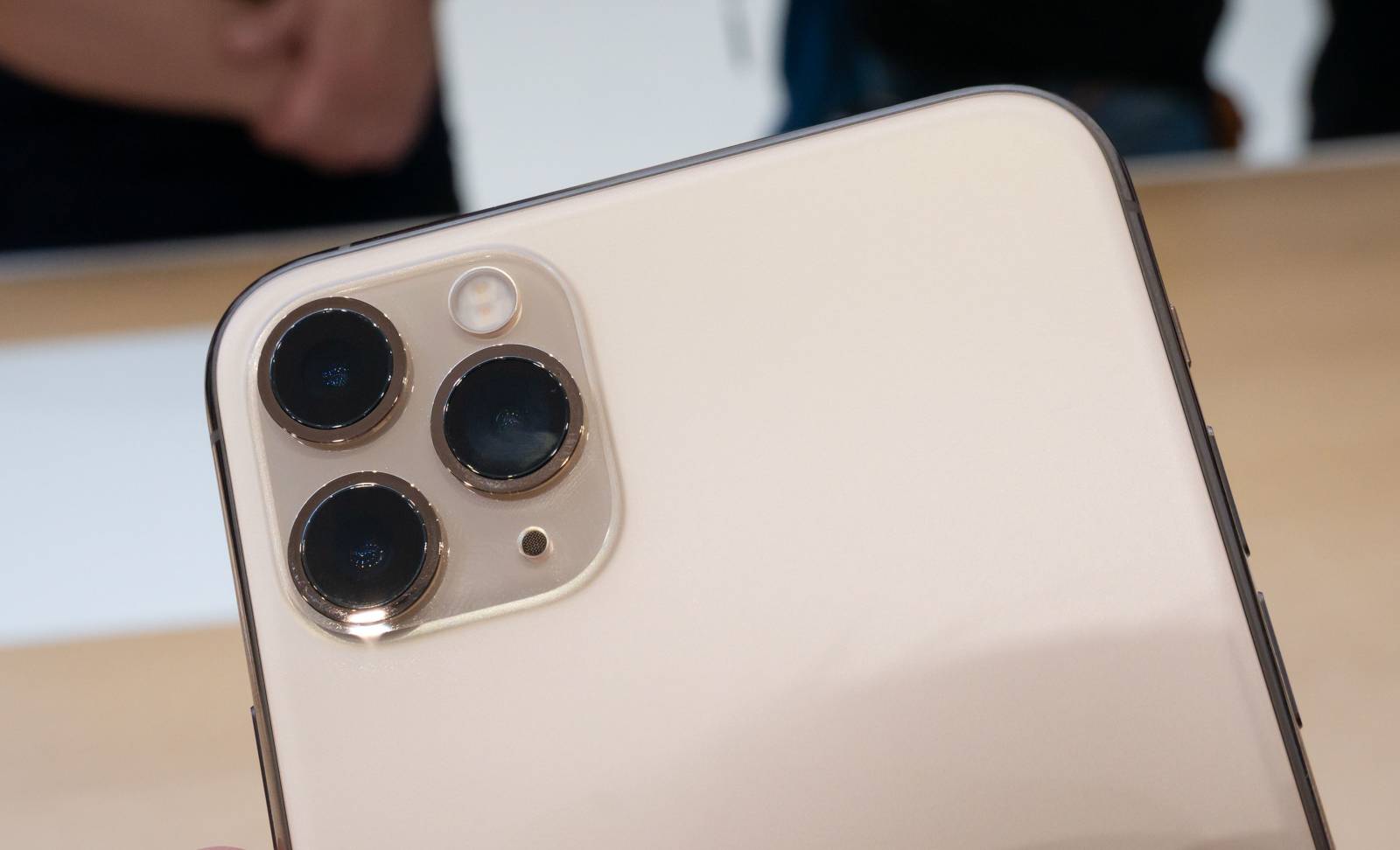 eMAG announces the LAUNCH of iPhone 11, iPhone 11 Pro in Romania