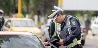 Roemeense politie JACHT op telefoonchauffeurs