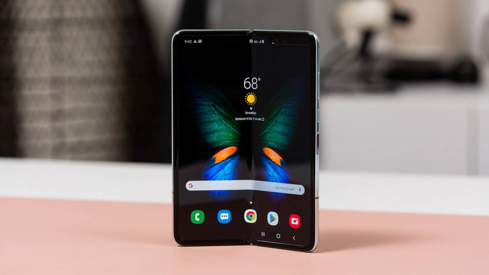 Samsung GALAXY Fold outo ongelma