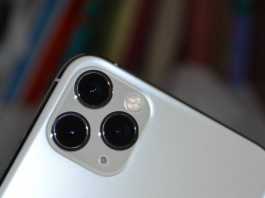 L'iPhone ha le foto archiviate GRATUITAMENTE in Google Foto nella versione originale