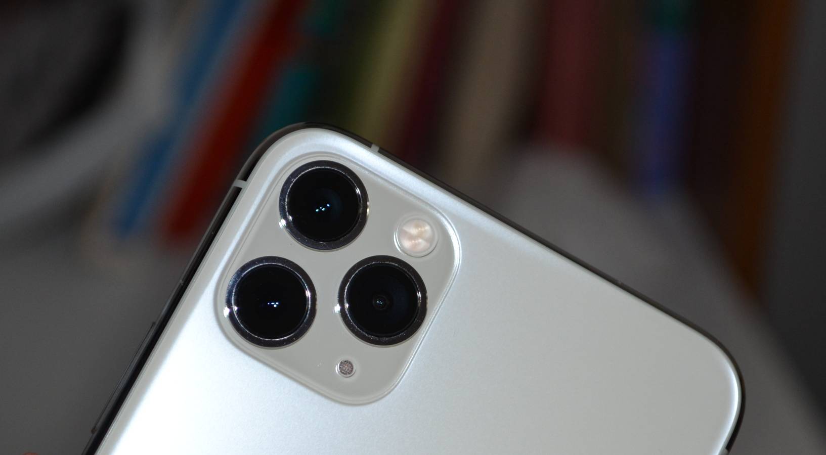 The iPhone has Photos Stored FREE in Google Photos in the Original Version